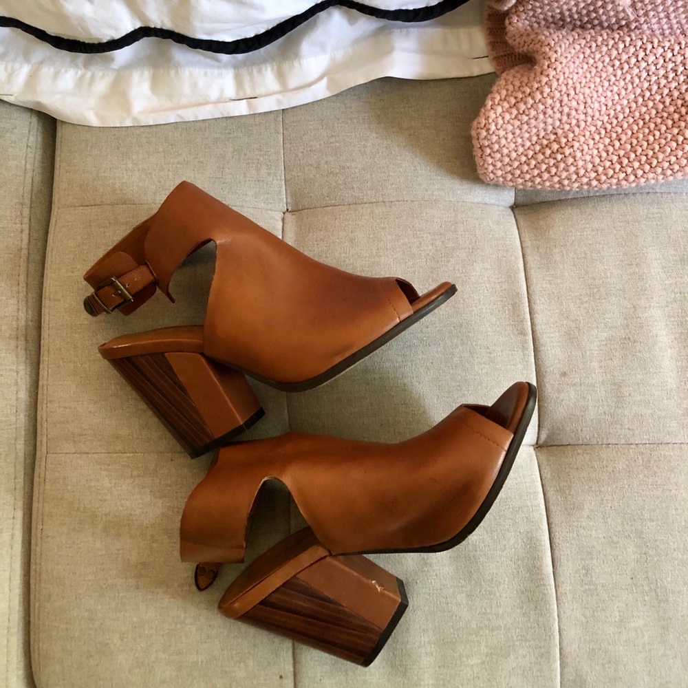 Arturo Chiang Brown Leather Summer Booties